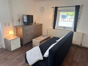 Televisión, mesa de ping pong