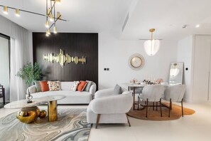 TV - The Ultimate Luxury - Dubai Eye & Marina Views (Dubai)