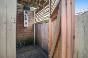 Property grounds - Charming Getaway 1 Block from Beach! (Provincetown)