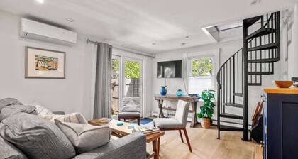 Charming Getaway 1 Block from Beach!