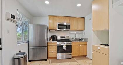 Cozy 1BA/1BR Budget Stay in the Heart of Sac!