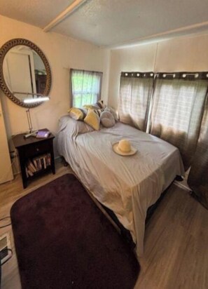 2 bedrooms, bed sheets