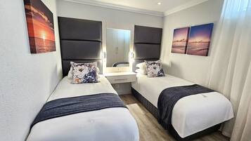 3 bedrooms, iron/ironing board, WiFi