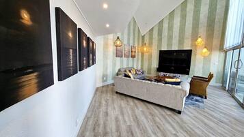 Smart TV, video games