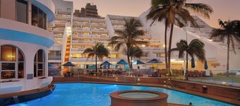Ocean-Penthouse Paradise | Hot Tub | Bar
