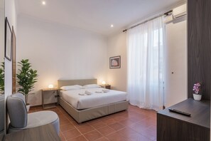 Apartment, 4 Bedrooms | Laptop workspace, iron/ironing board, free WiFi, bed sheets - Joivy Piazza di Spagna apartment (Rome)