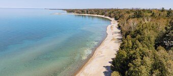 Twilight Haven, Short walk to Lake Huron