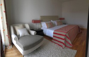 4 dormitoris, wifi i roba de llit