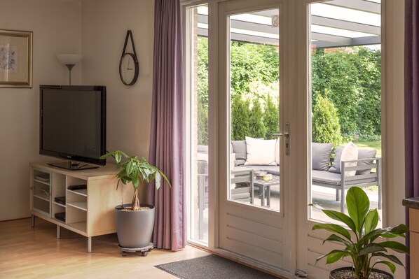 Smart-tv och eldstad