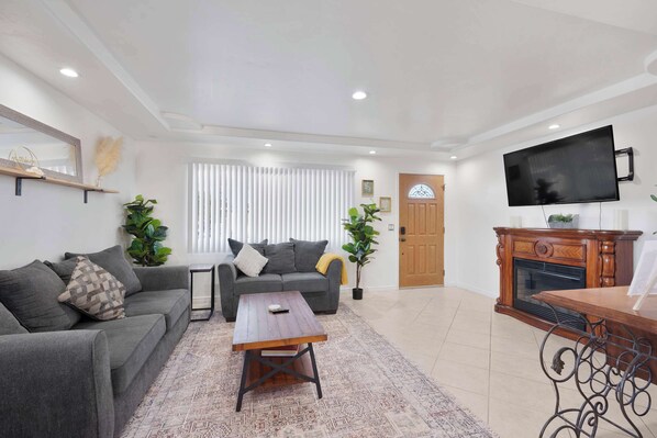 TV, fireplace, offices