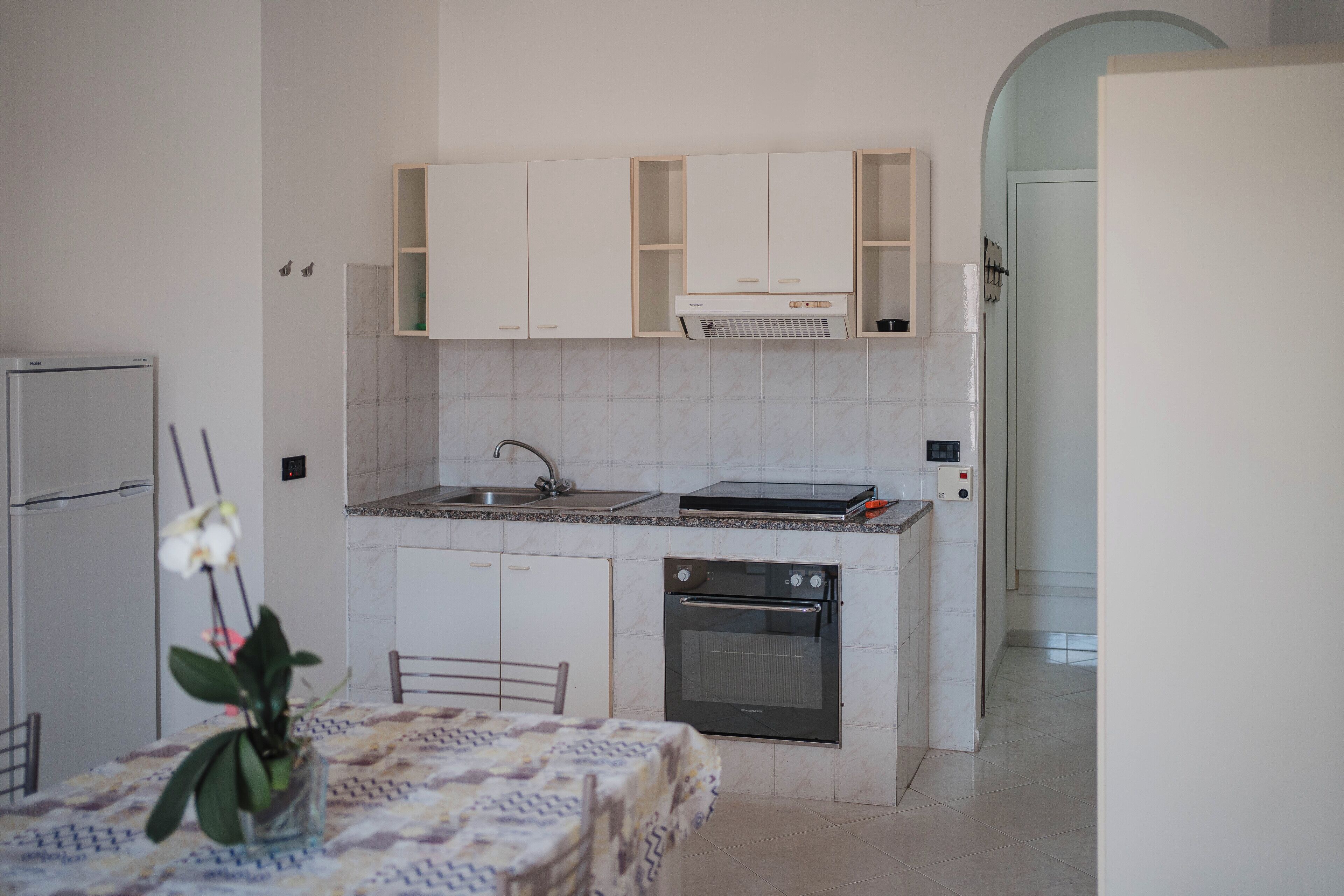 大型冰箱、烤箱、爐台、鍋具/餐盤/廚房用品