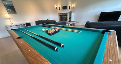 Vacation home Eickhof with fireplace, billiards, table tennis, table football and free W-Lan -