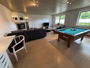 Unclassified image, 5 of 34, button