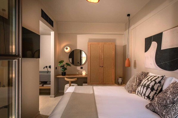 4 bedrooms, iron/ironing board, free WiFi