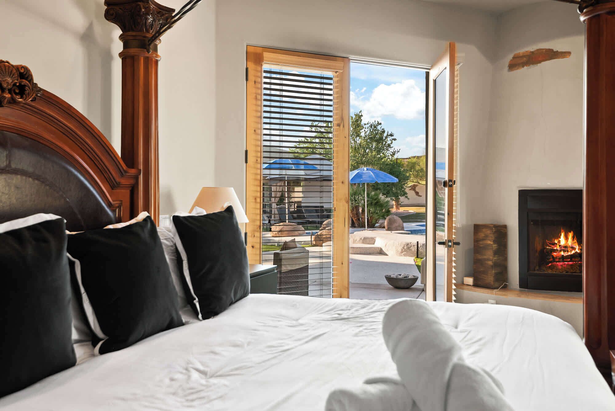 6 camere, una scrivania, ferro/asse da stiro, culla da viaggio