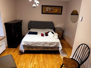 2 bedrooms, WiFi, bed sheets - FI grand prix. - WE june 13- 15th.condo downtown (Montreal)