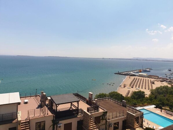 Blackout drapes, iron/ironing board, free WiFi