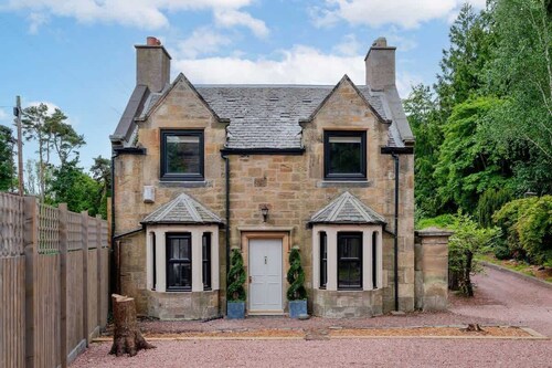 2 Bedroom Cottage-Hot Tub-Free Parking