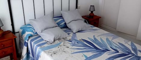 2 室のベッドルーム、WiFi、ベッドシーツ