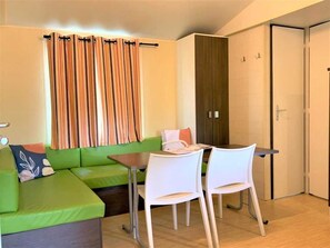 Interior - Camping 3 étoiles - Piscine  - ccbbeib (Verruyes)