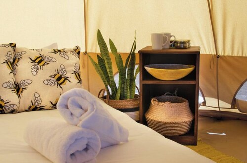 The Leadwood Safari Camp