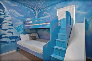 7 bedrooms, desk, iron/ironing board, WiFi