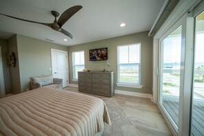 6 bedrooms, iron/ironing board, free WiFi, bed sheets