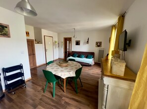 1 chambre, fer et planche à repasser, Wi-Fi, draps fournis