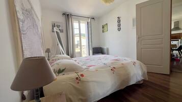 1 chambre, fer et planche Ă  repasser, Wi-Fi, draps fournis