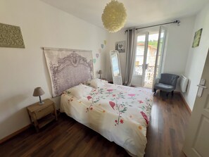 1 chambre, fer et planche à repasser, Wi-Fi, draps fournis