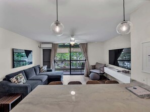 TV, offices - The Surf Shack at Kona Bali Kai 151 (Kailua-Kona)