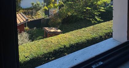 House in Alba 5 minutes walk from downtown, quiet area with services.