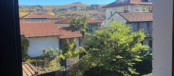 House in Alba 5 minutes walk from downtown, quiet area with services.