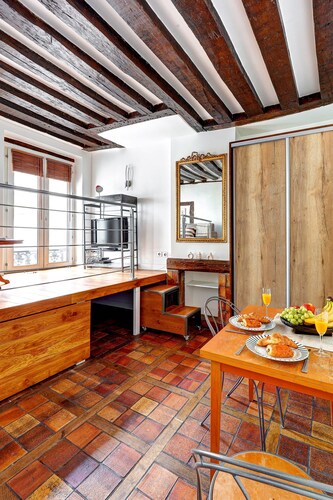Charming Studio in Le Marais - Sleeps 4