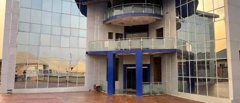 Fachada da propriedade