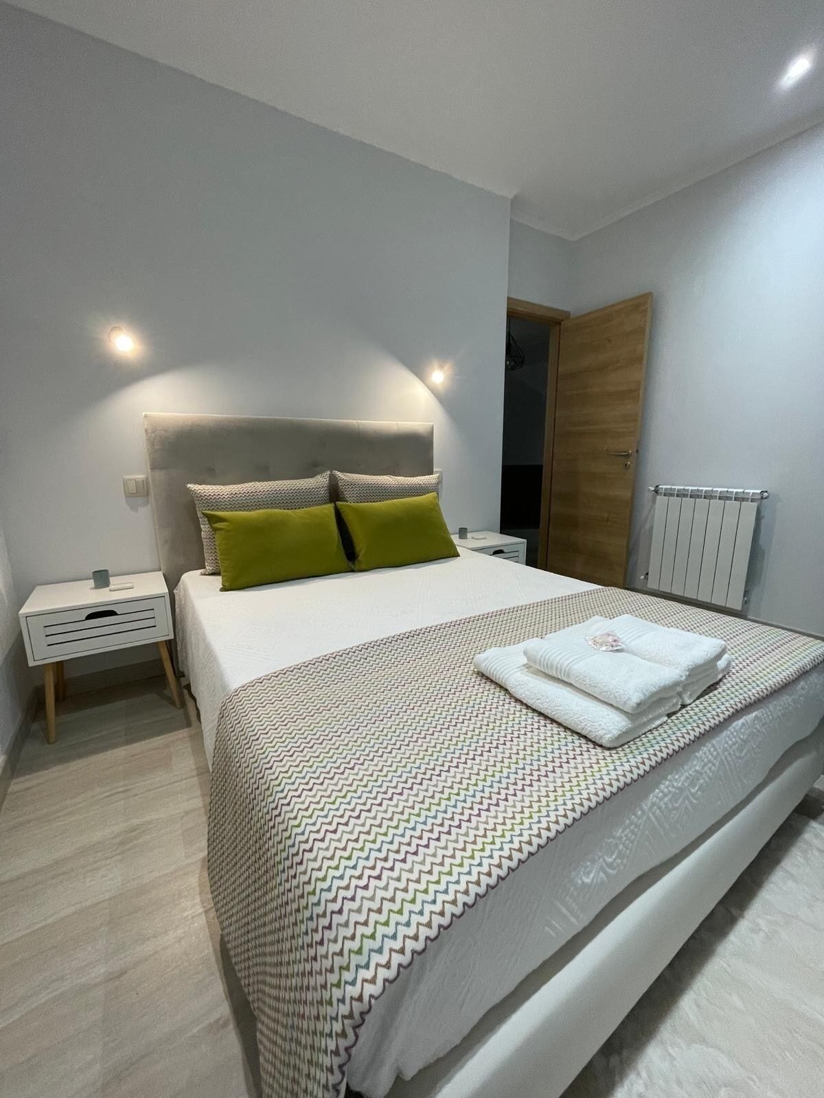 Deluxe House, Mountain View | Soundproofing, free cribs/infant beds, free WiFi, bed sheets