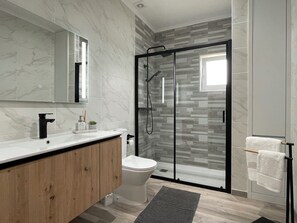Deluxe-Haus, Bergblick | Badezimmer