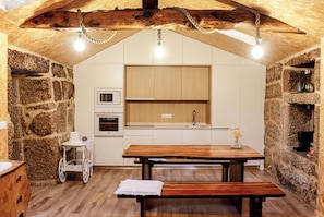 Family House, Garden View | Private kitchen