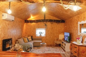 Family House, Garden View | Living area