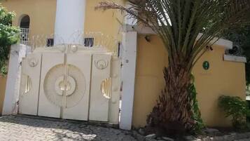 Fachada da propriedade