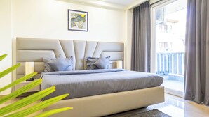 Studio, City View - Housr Sector 43 Near One Horizon Centre (Gurugram)