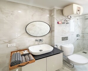 Studio, City View | Bilik Mandi | Pancuran mandi, kelengkapan dandanan diri percuma, selipar 
