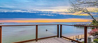 Stunning Views - West End Waterfront w/ Parking