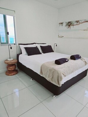 3 bedrooms, iron/ironing board, WiFi, bed sheets - Skyview 2 Bathroom Sub-Penthouse Harbour Apartment (Darwin City)