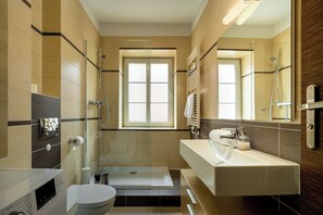 Comfort Apartment, City View | Bathroom