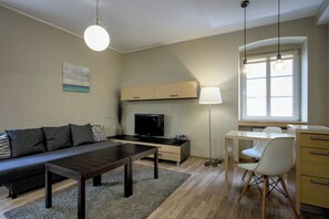 Comfort Apartment, City View | Living room - RentPlanet - Apartament Więzienna (Wroclaw)