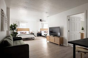 4 Schlafzimmer, Schreibtisch, WLAN, Bettwäsche