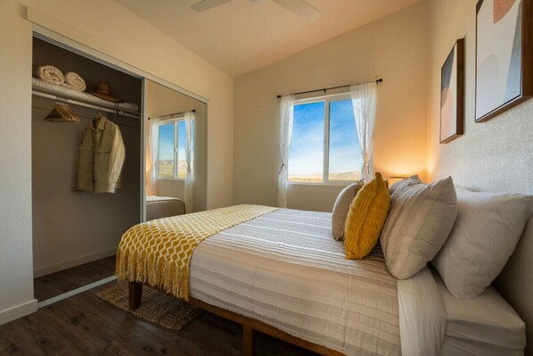 2 bedrooms, iron/ironing board, free WiFi, bed sheets