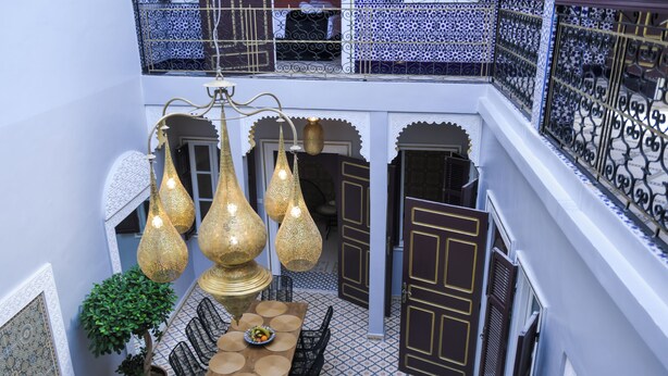 تناول الطعام بالخارج
