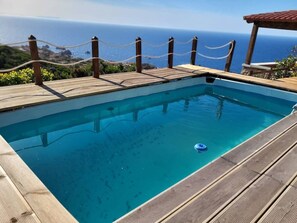 Villa, 2 habitaciones, piscina privada, vistas al jardín | Piscina | Una piscina al aire libre